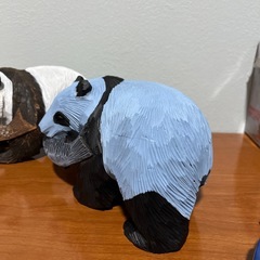 木彫りのパンダ🐼ブルーグレーの画像
