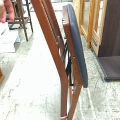 O 2512-404 滝口木材　木製折りたたみダイニングチェア　キズ汚れ有りの画像