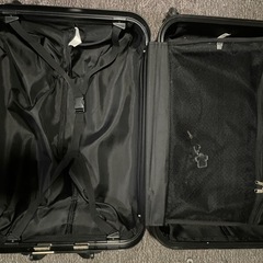 スーツケース　45Lサイズ　足破損・シール跡ありの画像