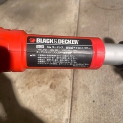 ブラックアンドデッカー草刈機、コードレス式。36Vの画像