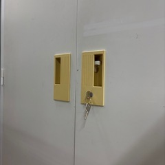 鍵あり ロッカー 両開き スチールロッカーの画像