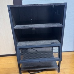 ベッドサイドテーブルUSB/充電コンセント(無料)の画像