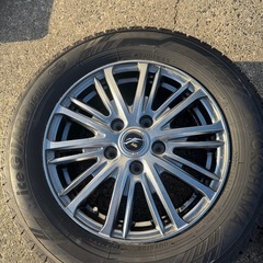 スタッドレスタイヤ譲ります(冬用) 195/65/R15の画像