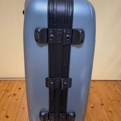 キャリーバック　スーツケースの画像