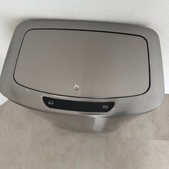 【お取引決定】センサー式 ゴミ箱   ジャンク品 スチール ダストボックス 物入れ の画像