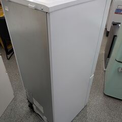 【右開き】2ドア冷凍冷蔵庫 ワールプールジャパン YAMADASELECT(ヤマダセレクト) REFAGE YRZ-F15LW 156L 2023年製 製氷トレー付き：ホワイトの画像