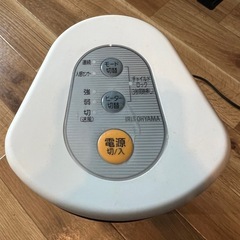 【引き取り限定】アイリスオーヤマ 人感センサー付きヒーター 2WAY動作 中古の画像