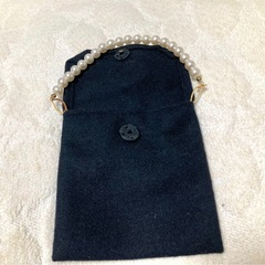 ハンドメイド 黒ミニバッグ　バラ付き　パール取り外し可能ミニバッグ:手作りの画像