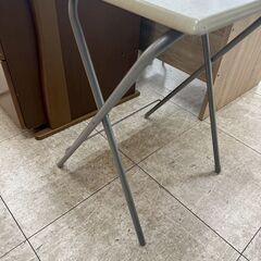 ★リユースのサカイ高崎店★TJ13689 (株)ニトリ 折りたたみテーブル ベージュ H67×D40×W50 クリーニング済みの画像