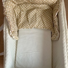 ベビーベッドの画像