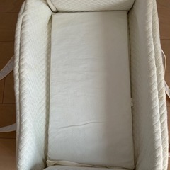 ベビーベッドの画像