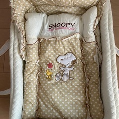 ベビーベッドの画像