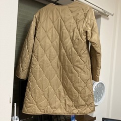 内側ボアキルティングロングコートの画像