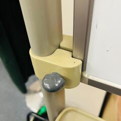 脚付き両面ホワイトボード　126×180　マーカーセットの画像