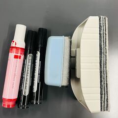 脚付き両面ホワイトボード　126×180　マーカーセットの画像