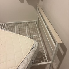 ダブルベッド　の画像