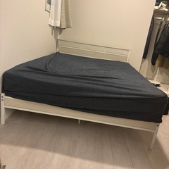 ダブルベッド　の画像