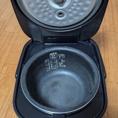炊飯器（IRIS OHYAMA）銘柄炊き RC-MA30-Bの画像