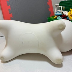 ブルーナボンボン ラビット ホワイト｜乗用ぬいぐるみ 3歳〜 バランス遊びに 室内遊具の画像