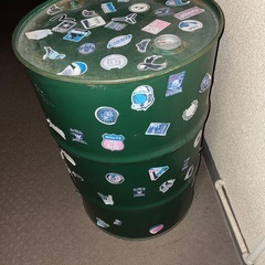 ドラム缶　200L 特大サイズ　ステッカー　テーブルや椅子にもイス　インテリア　雑貨　緑グリーン　　灯油缶　重量20KG の画像