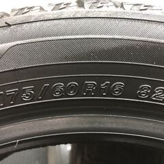 YOKOHAMA ice GUARD iG60 175/60R16 16インチ スタッドレス 2本 23年製 ラクティス クロスビー イグニス トレジア等　(STO079)の画像