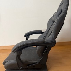 ゲーミングチェア(回転座椅子)の画像