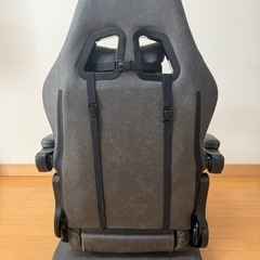 ゲーミングチェア(回転座椅子)の画像