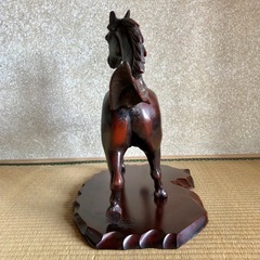 【決まりました】馬　置物　駿馬　金属製　金属工芸　木製台座付　アンティーク　午年　開運　インテリア の画像
