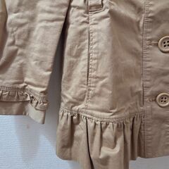 フリル付きベージュジャケット　GAP　 130の画像