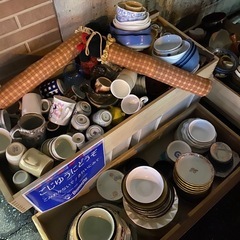 ご自由にどうぞ”食器など"の画像