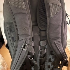 adidasリュックの画像
