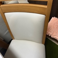 ニトリ　白のダイニングテーブルセットの画像