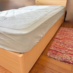シングルベッドとマットレス　セットの画像