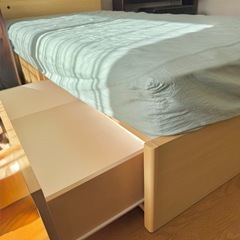 シングルベッドとマットレス　セットの画像