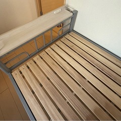 シングルサイズ　パイプベッド　　コンセント付の画像