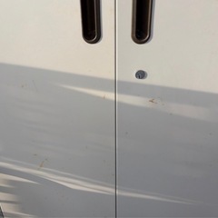 TOYOSTEELのスチール製の両開き書庫の画像