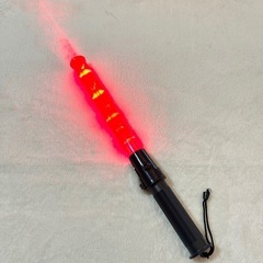 新品未使用　乾電池付き✨点灯 点滅 誘導棒 交通 整理 駐車場 赤色灯 LED 43cmの画像