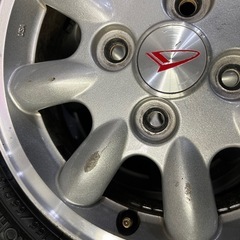 軽自動車のタイヤホイールのセットの画像