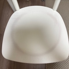 【お譲り先決定】 IKEAテーブル、椅子1脚の画像