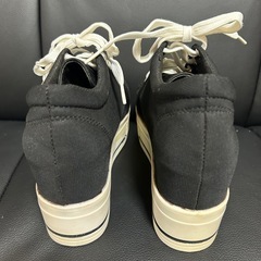 厚底スニーカー ブラック ホワイトの画像