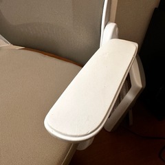 【※取引交渉中のため新規受付終了】デスクチェアホワイトの画像
