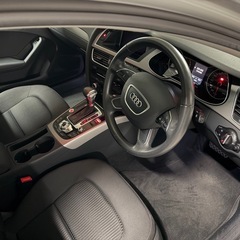 H25 アウディA4 2.0TFSI 低走行　車検R8 3月迄　人気の白の画像