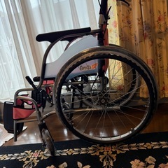 美品　自走用車椅子　超軽量　折りたたみ機能付きの画像