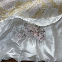 掛け布団① 白　黄色　の画像