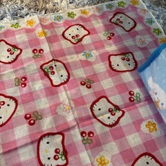 新品）キティ　ランチクロスと小物の画像