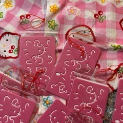 新品）キティ　ランチクロスと小物の画像