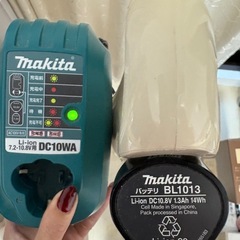 マキタ　掃除機　スタンド付