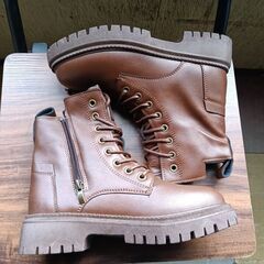 新品 22.5cm レディース ブーツ ブラウン 厚底 シューズ ショートブーツ 識別番号:【B226-Z】の画像