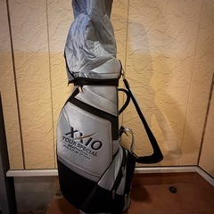 ゼクシオ　キャディーバックの画像