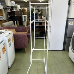 【リサイクルショップ ピカソ 小松原】🌈✨伸縮式ランドリーラック✨洗濯機ラック✨ホワイト✨★7810★の画像